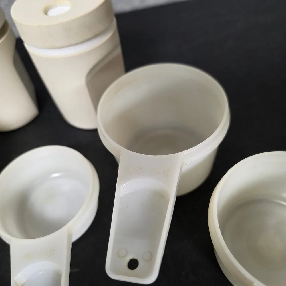 Tupperware Measuring Cups Shakers Set Vintage 7pc Almond Cream Fair Baking Tools